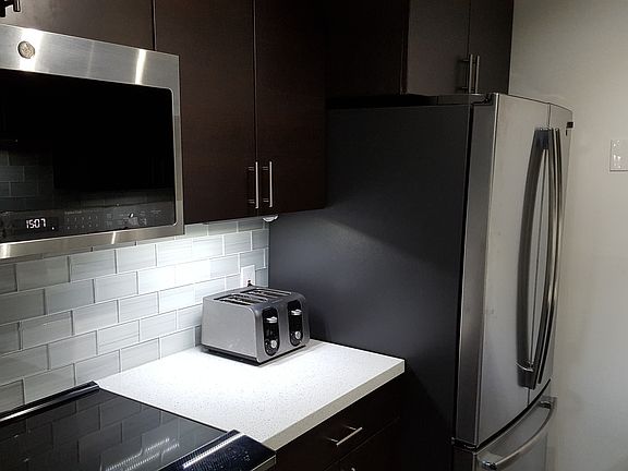 5th image of 2350 NE 135th St APT 312