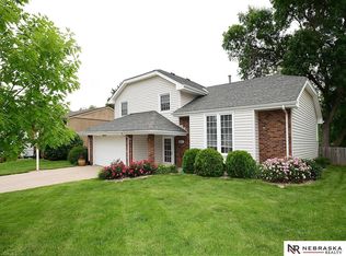 14622 Walnut Grove Dr, Omaha, NE 68137