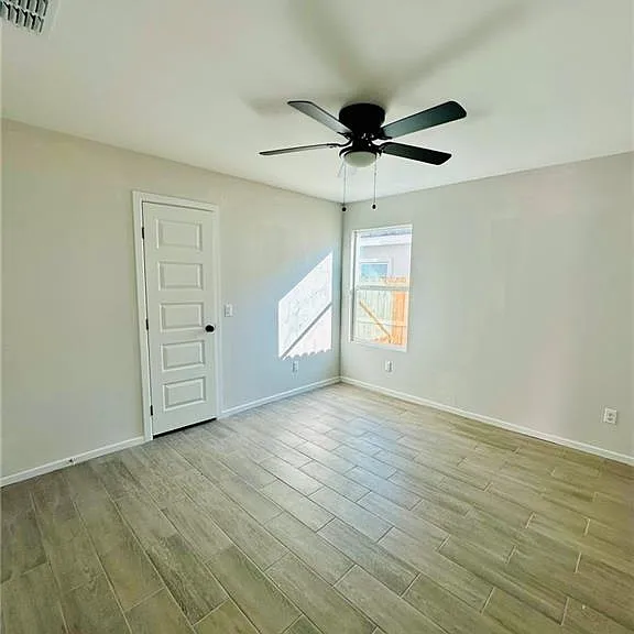 3516 S Dominique Dr #2 UPSTAIRS — Photo 10