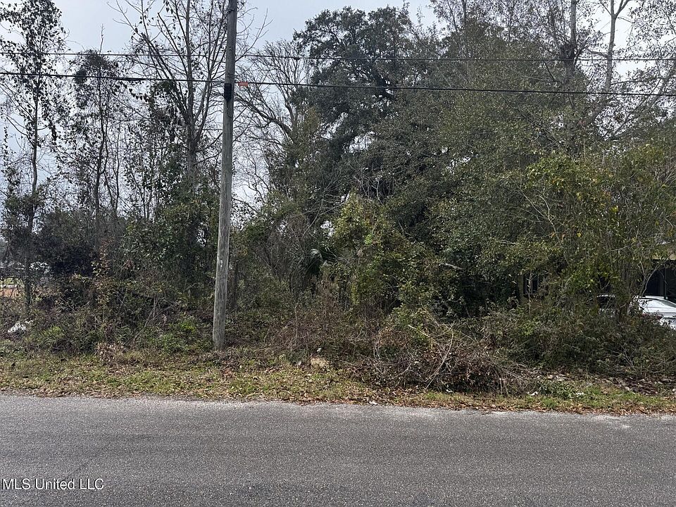 1st image of 327 Ballentine St