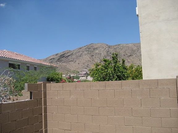 4th image of 312 W Mountain Sage Dr