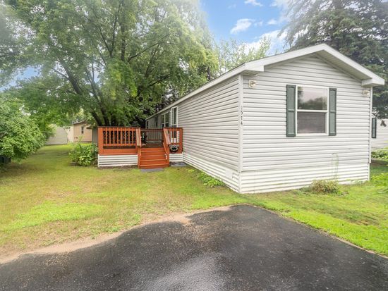 1574 Hall St, Shoreview, MN 55126