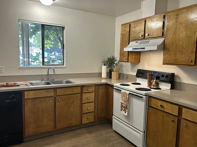 Sawyer Pointe Apartments — Photo 4