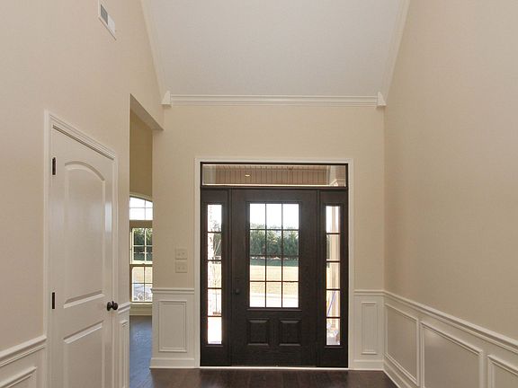 inviting 2sty entry