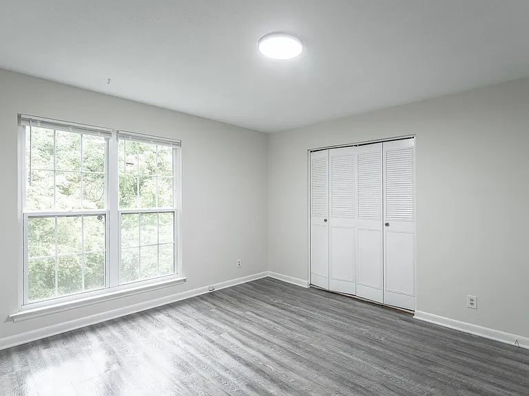 2404 Briggs Avenue — Photo 12