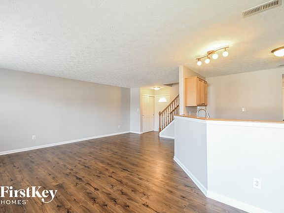 3rd image of 11420 Loudon Ln