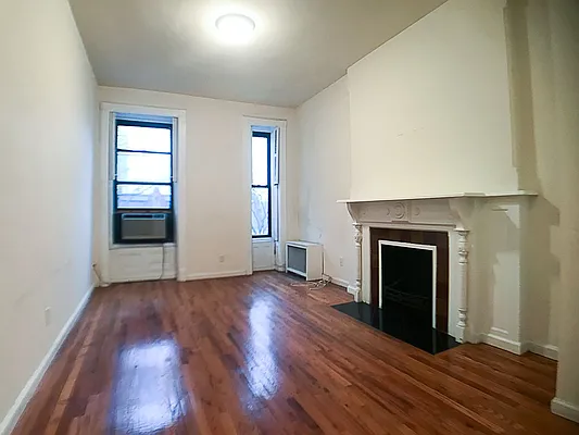 Rented by Francine Realty | media 15