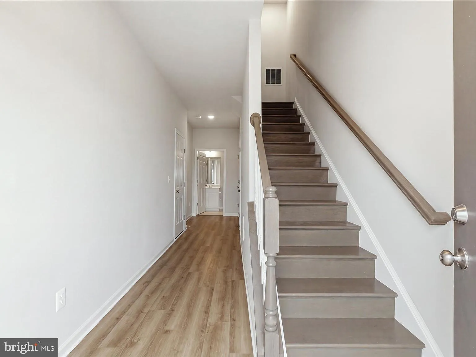 4 bed, 3.5 bath, 2094 sqft, $2,300 — Photo 3