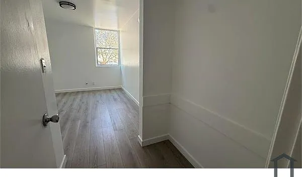18620 Hatteras St — Photo 5