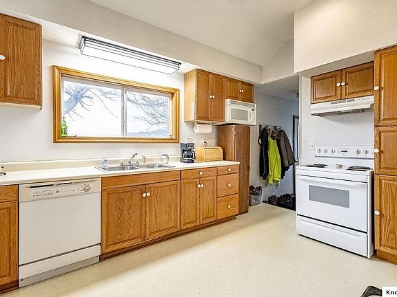 5th image of 14293 Gilchrist Rd