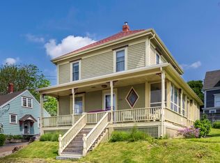271 Montague St, Lunenburg, NS B0J 2C0