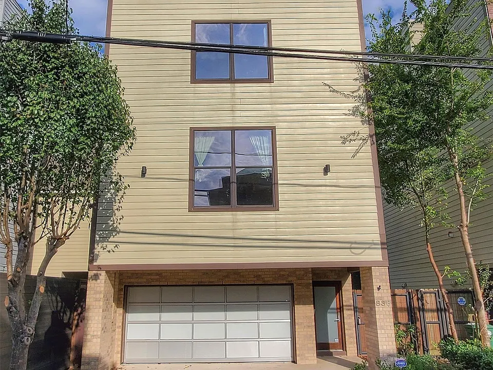 836 Herkimer St