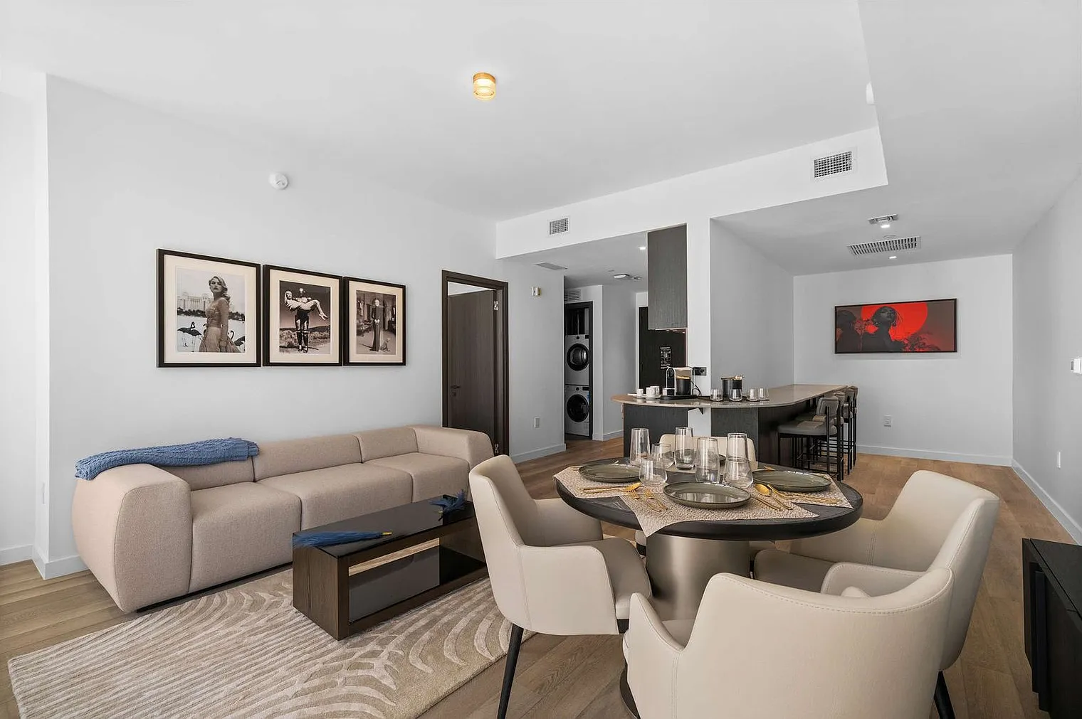 2 bed, 2.0 bath, 1054 sqft, $8,324 — Photo 4