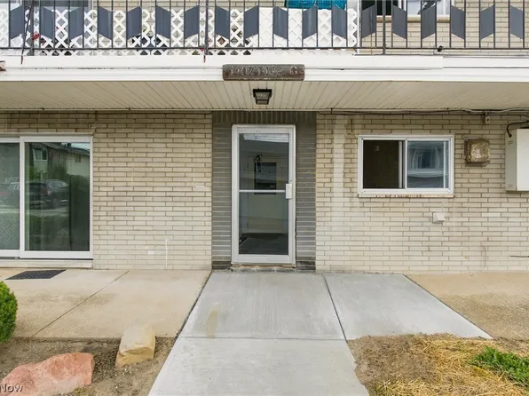 1402 Golden Gate Blvd #G203, Mayfield Heights, OH 44124