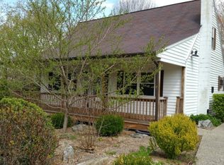 131 Goshen Ln, Beaver, WV 25813