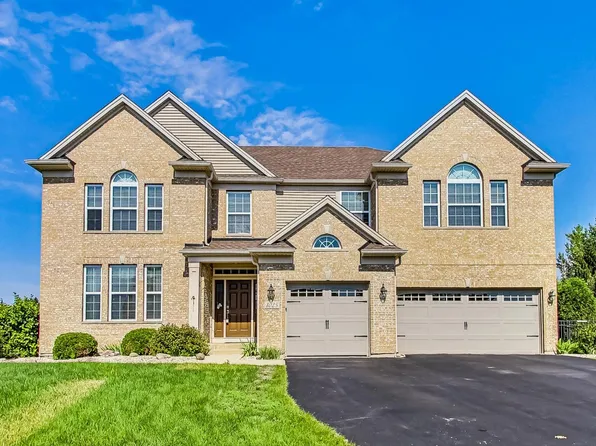 1025 Bennett Ct, North Aurora, IL 60542