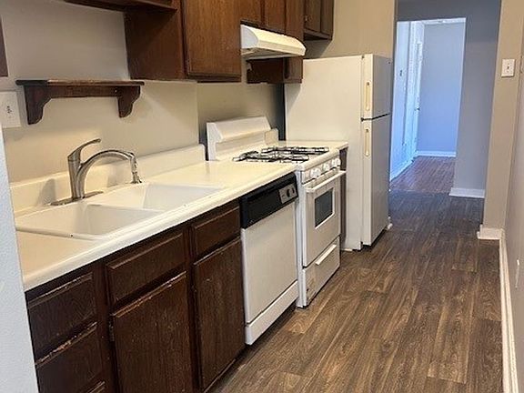 5th image of 691 Durant Pl NE APT 3