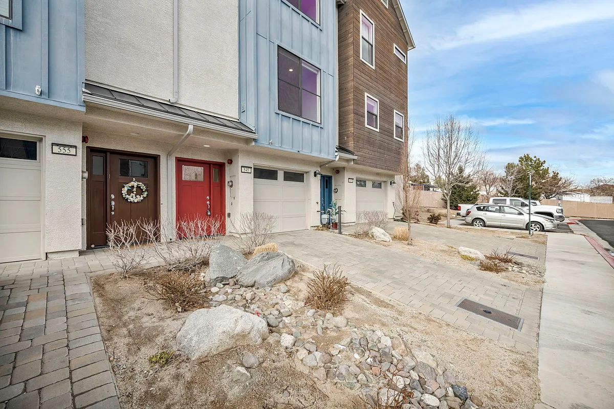 Building Photo - 545 Gloria May Ln
