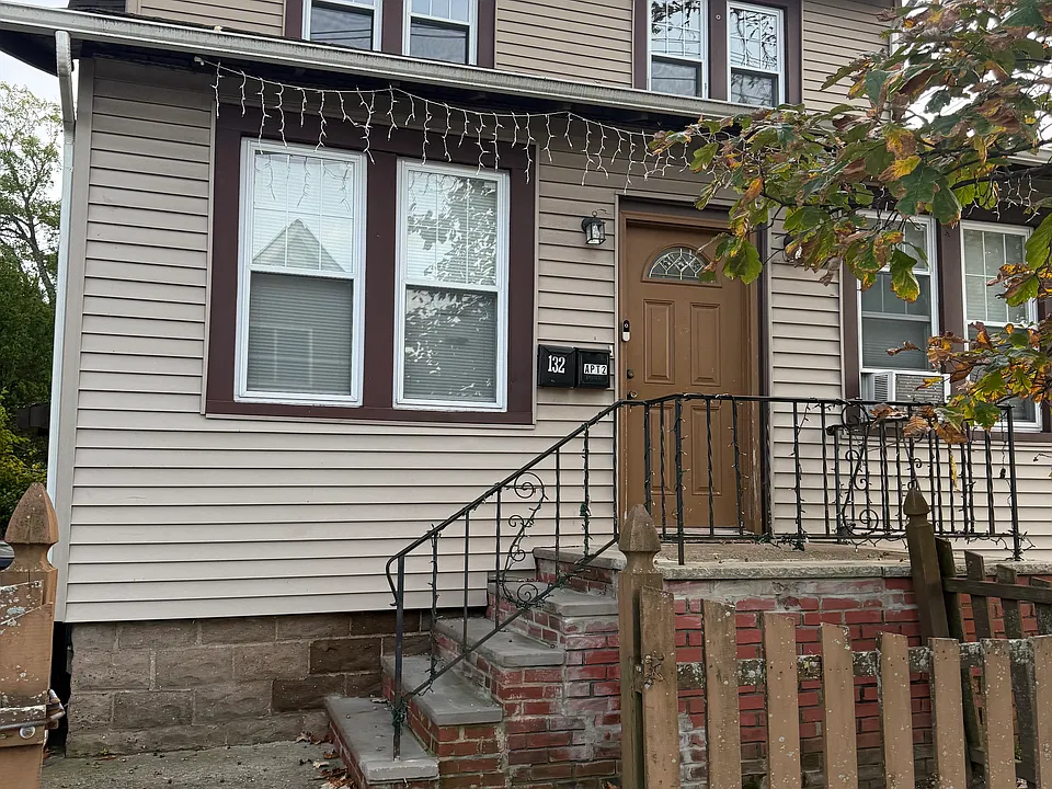 132 Merritt Ave #2