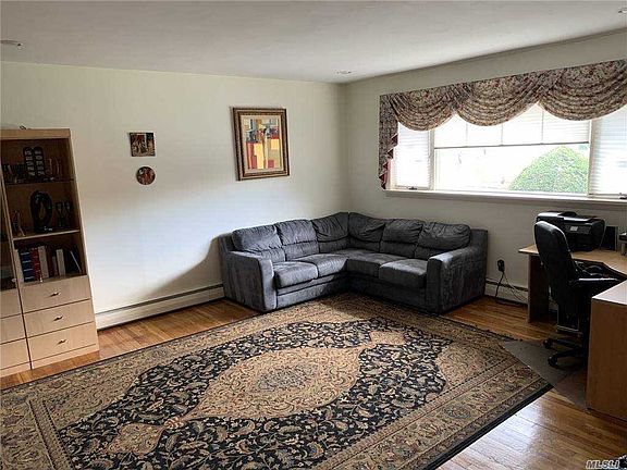 4th image of 51 Ann Dr