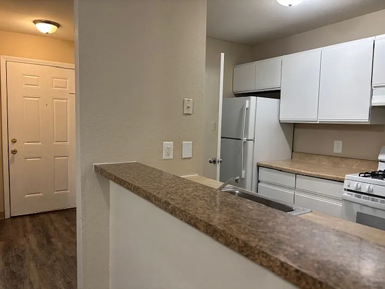 2340 Michael Ave SW — Photo 30