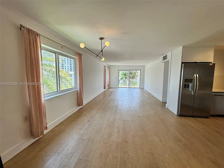 1631 NE 114th St #307 — Photo 5