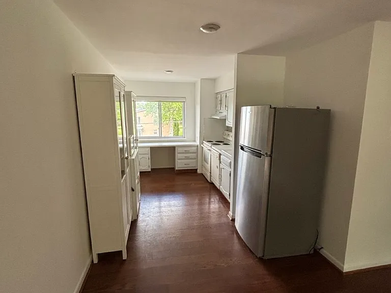 650 Brooke Rd — Photo 1