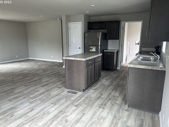 3rd image of 3319 W 10th St