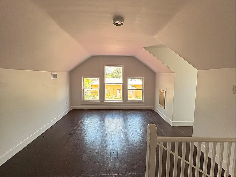 105 S Cedar St — Photo 16
