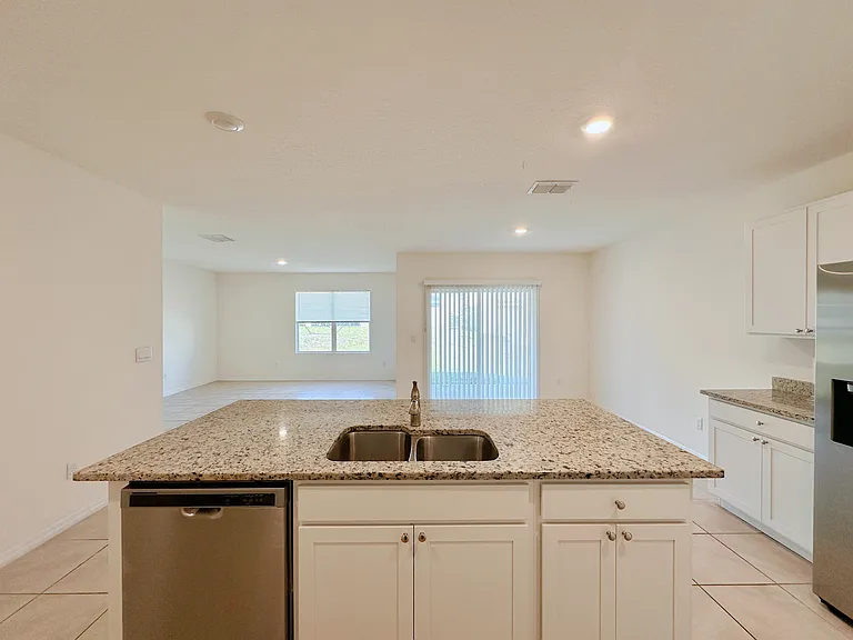 2681 Magnolia Ave — Photo 7