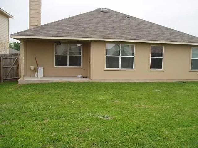 1600 Melissa Oaks Ln — Photo 2