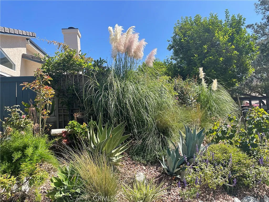 4 bed, 1608 sqft, $3,895 — Photo 4