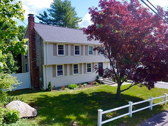 4th image of 15 Calvin Rd