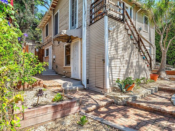 2nd image of 3941 De Longpre Ave