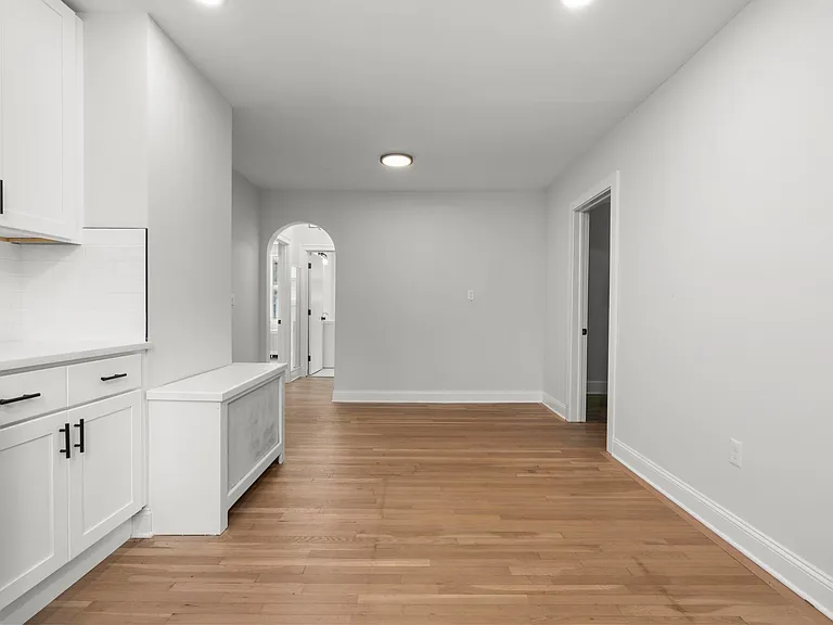 1070 Whitney Ave #1 — Photo 13