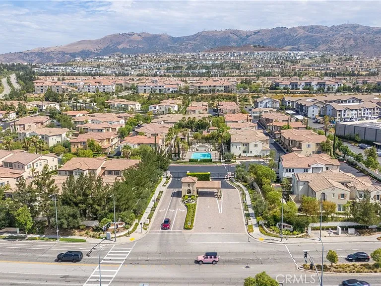 20328 Paseo Las Olivas — Photo 33