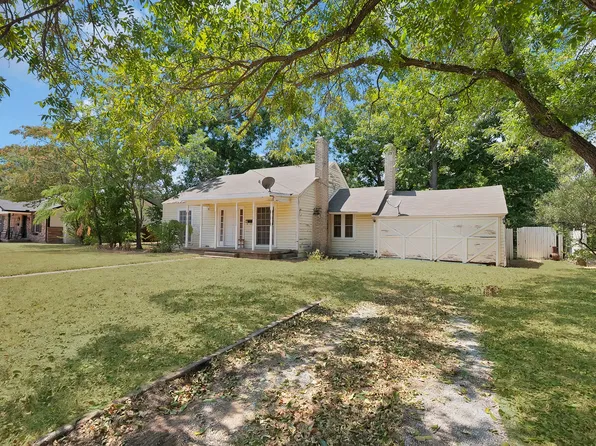 515 Frontier St, River Oaks, TX 76114