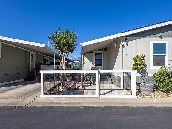 5th image of 3709 Hawthorne Dr #13