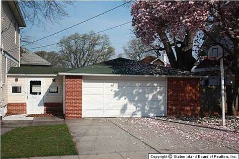 2nd image of 13 Ludwig St