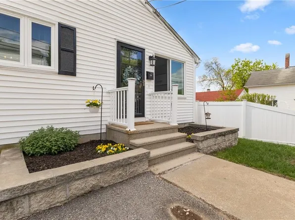 36 Ophelia St, Providence, RI 02909