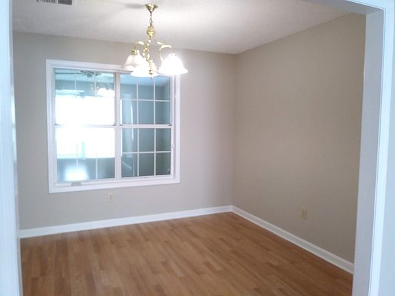 5th image of 3743 Westchase Dr