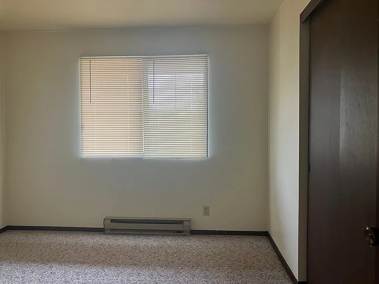 380 Mill Ave — Photo 8