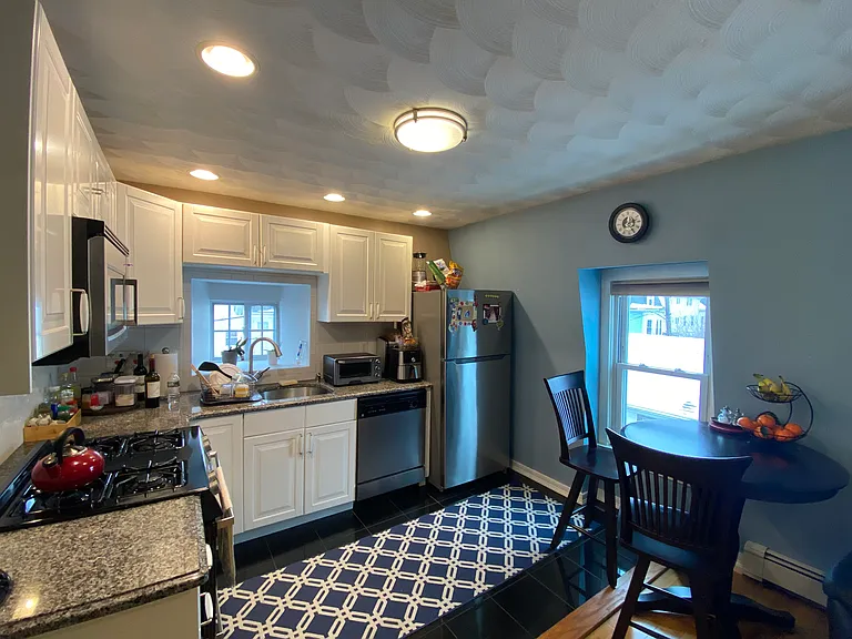88 Pearl St #3 — Photo 9