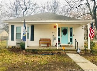 831 W 7th St, Ada, OK 74820