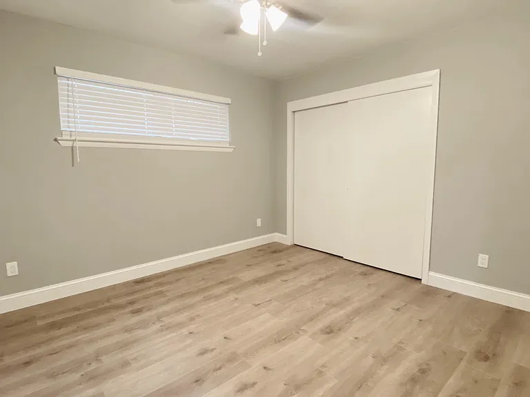 7404 Walling Ln — Photo 16