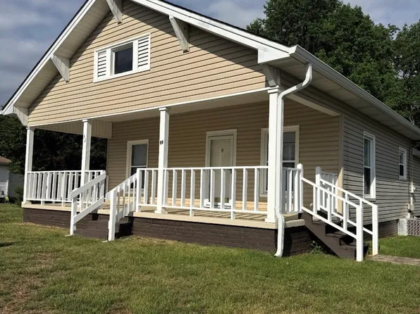 32 Pearl St, Granite Falls, NC 28630