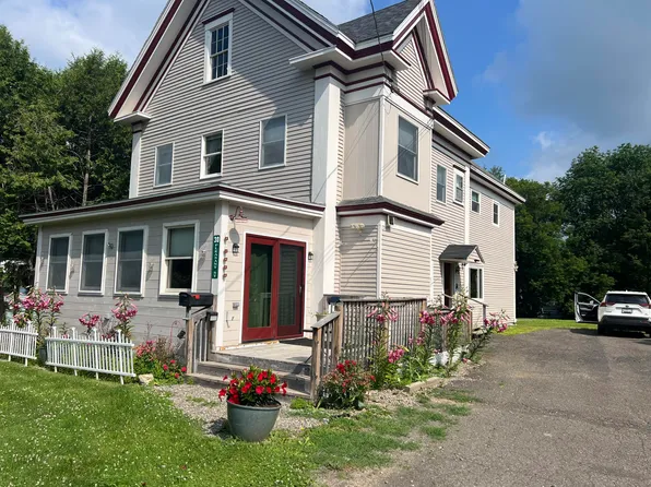 30 Pleasant Street, Houlton, ME 04730