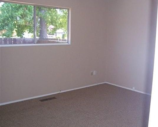 5th image of 239 Pacific Ct