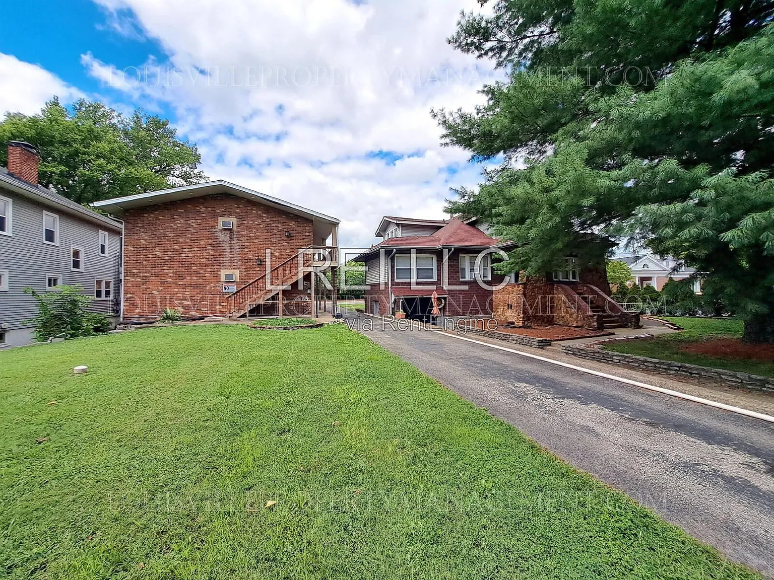 2 bed, 1.0 bath, 900 sqft, $950 — Photo 1