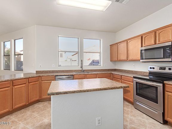 4th image of 46040 W BELLE Avenue